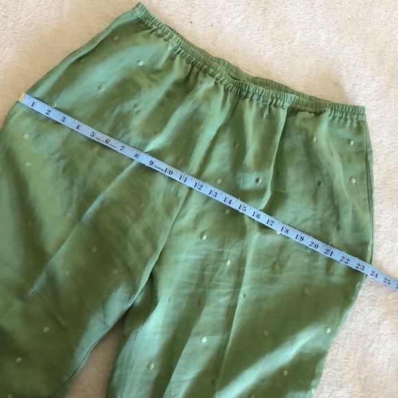 Beautiful sage green linen capris with embroidered polka dots - Picture 6 of 10